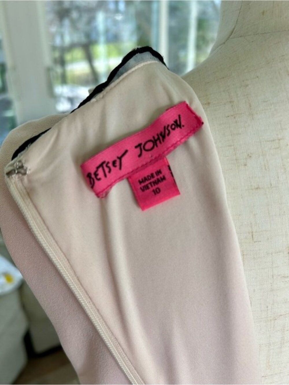 Elegant Betsy Johnson Sleeveless Pink Dress with Beaded Collar —New - Picture 8 of 8